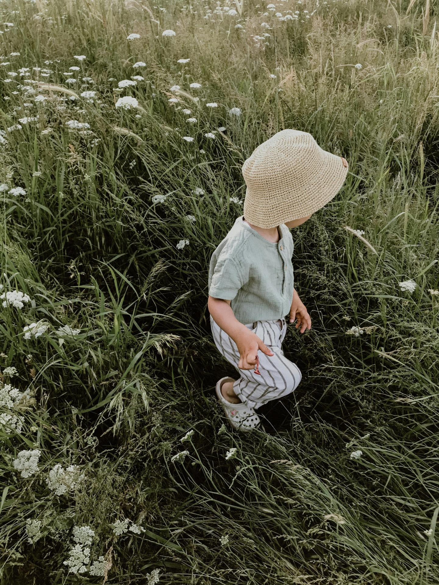 Enfant dans la nature