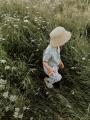 Enfant dans la nature